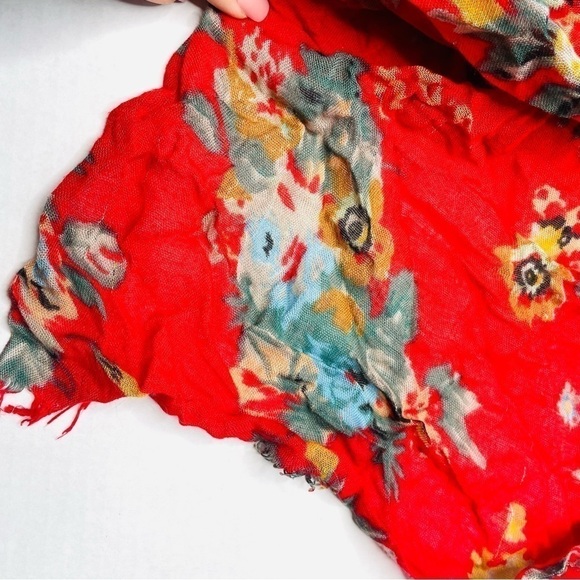 𝅺orange Red Floral Distressed Raw Hem Scarf - Picture 3 of 3